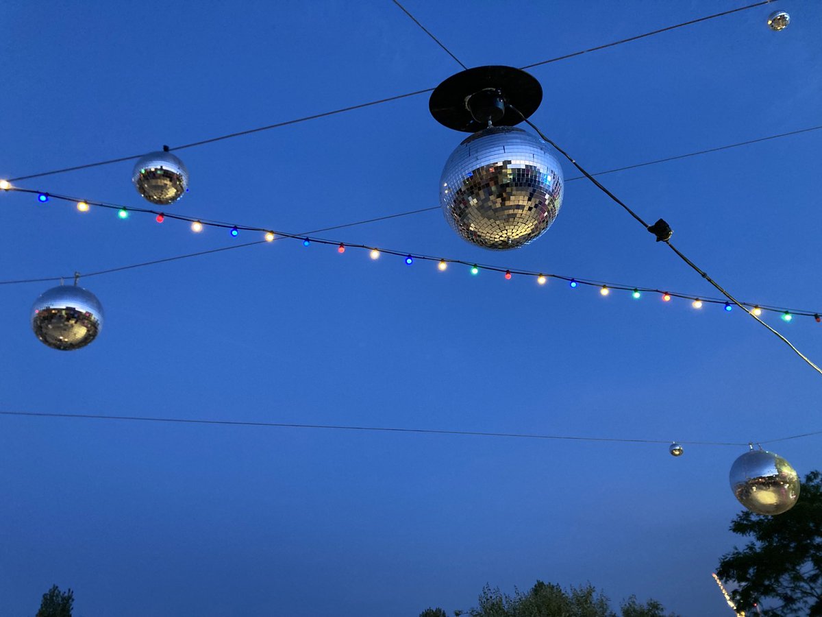 La #guinguette version 2022 🎈 Tournage ⁦@infofrance2⁩  #lajavelle ⁦<a href="/AntoineBraud/">Antoine Braud</a>⁩