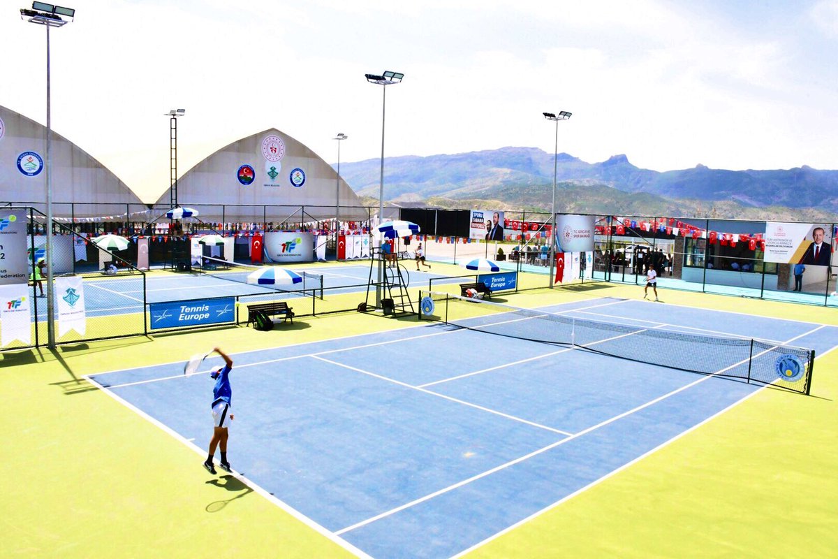 GSB_Sirnak's tweet photo. Cudi Cup Final Müsabakaları

Uluslararası Cudi Cup Tenis 🎾 turnuvamız tek erkek ve tek kız final müsabakalarında yarışan sporcularımıza başarılar diliyoruz. 

#Şırnak
#CudiCup 🎾 https://t.co/GX3x5CO40R