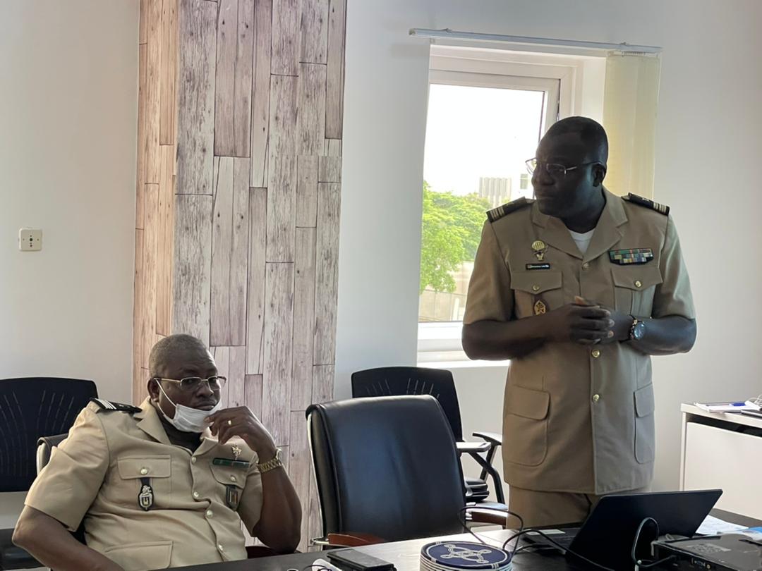 Youth4youths's tweet photo. Après la formation du @MDHFCRIR_TG  sur le civisme, la 1ère cohorte de #SkillsForYouth a été entretenue par le Lt-Col TCHANGANI, Commandant du 1er BIR, sur l’éthique déontologique et la discipline en milieu professionnel. https://t.co/PN050wXUpM