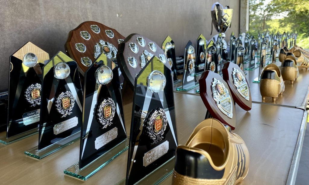 Faversham Town YFC tweet media