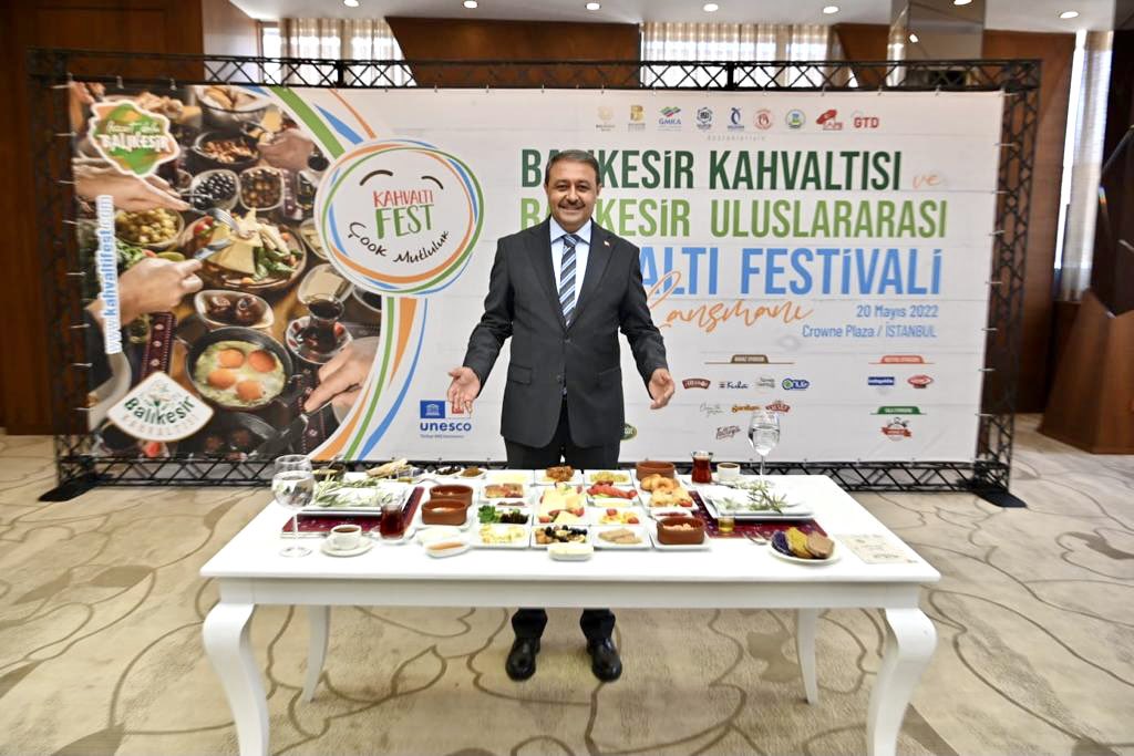 hasansildak's tweet photo. Balıkesir turizmde ‘Marka Şehir’ olma yolunda ilerliyor... 

Balıkesir ‘Gastronomi Şehri’ olarak güçleniyor…

Balıkesir ‘Kahvaltı Festivali’ ile eşsiz lezzetlerini tanıtıyor…

Balıkesir Kahvaltı Festivali 2-5 Haziran’da…

#HayatDoluBalıkesir
#LezzetDoluBalıkesir https://t.co/tr71CGlPSK