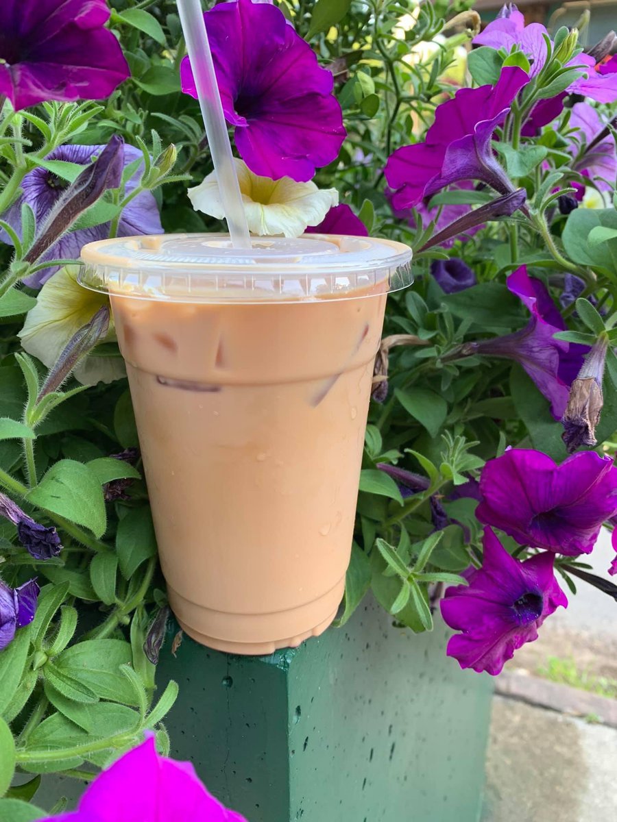 Our Lavender Latte is the perfect drink for this time of year! Our Lavender syrup is house made and oh so good. Available hot or iced. Open 7:30-4. ☕️

#jamparkside #northbuffalo #buffalocoffeeshops #buffalo #icedlatte #buffalove #buffalocoffee #716coffee #yelpbuffalo
