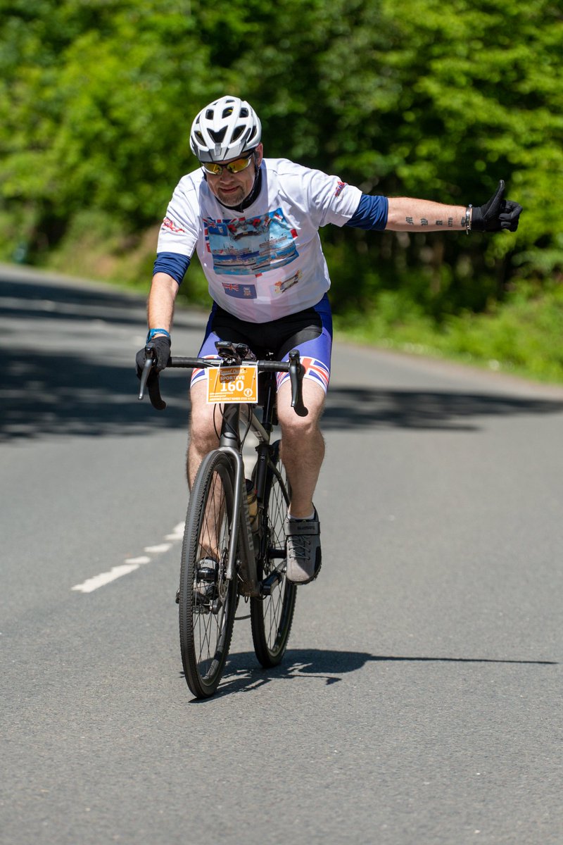 DSM_PD's tweet photo. A big #Thumbs_Up to this guy riding the #BeyondNewForest sportive. #NewForest https://t.co/k7c1Qv5OTO