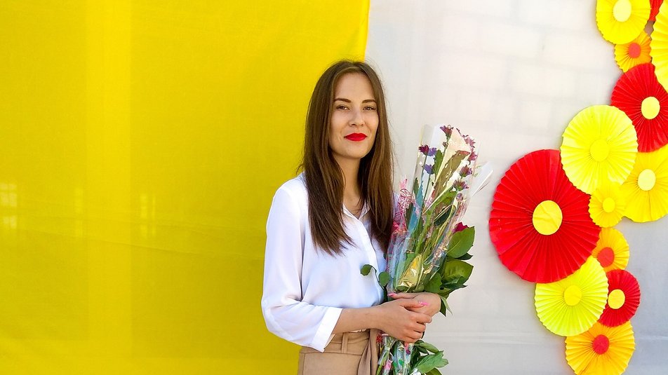 Внаслідок обстрілів селища Білозерка на Херсонщині загинули молода вчителька англійської та української мови Дар’я Голік та двоє підлітків. У рашистів має палати кожне подвір’я! suspilne.media/242051-pid-cas…