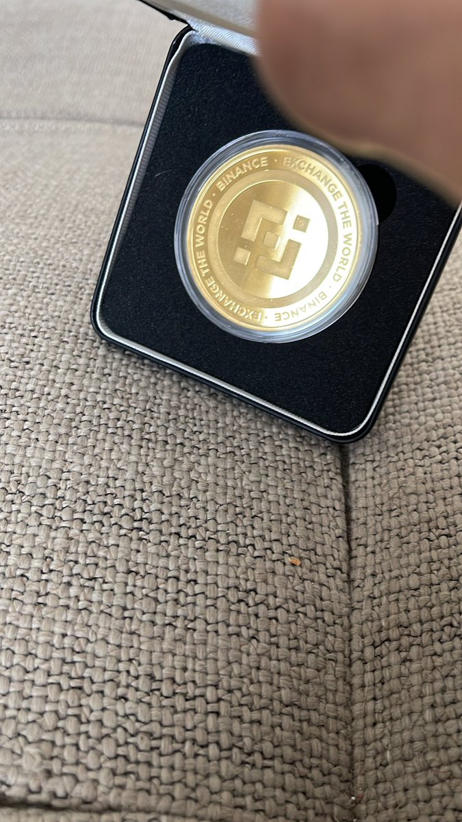 Eljaboom's tweet photo. One of my friends yesterday said:
Why don’t you sell it?
He doesn’t understand that family is something can NOT be sold.
#BNB always my #HODL https://t.co/juei3MXd1U