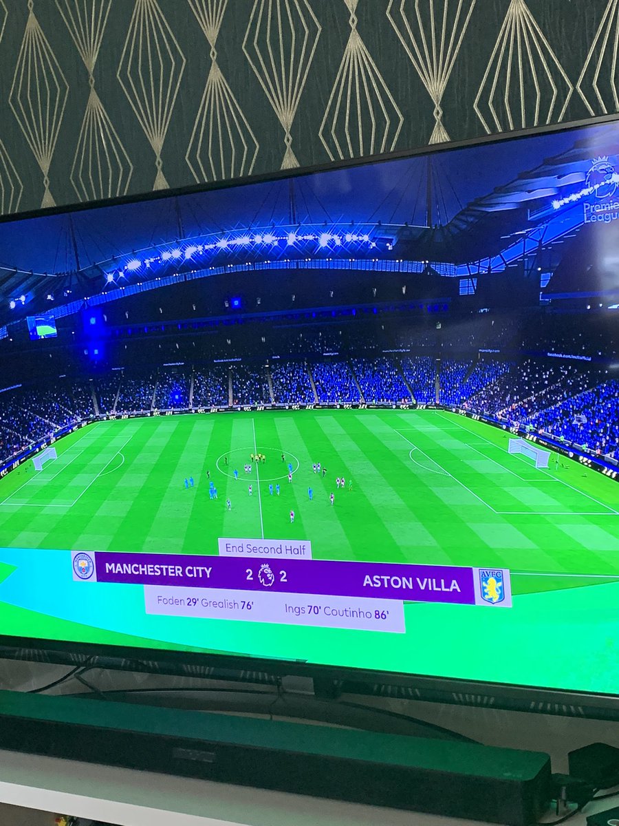 neethiya96's tweet photo. Please let this happen 😍😅 @stadiumastro @Adamcarruthers @Robbie9Fowler  #MancityvsAstonvilla #LiverpoolFC #titlerace 🏎 https://t.co/gX4IrC0JJF