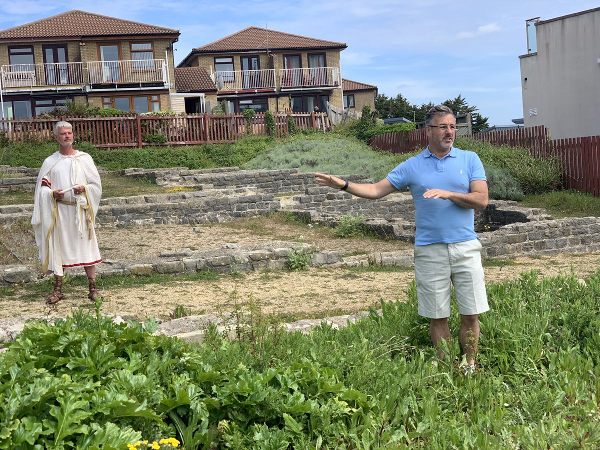 spgalea's tweet photo. Yet another fab @visitthevale #10DaysInMay walk🥾 led by @WelshWeatherman, inc most southerly point of #Wales, Knap Roman remains (with talk by a historian/appearance by a Roman🤩) & 🍺 finish at Gavin & Stacey’s Barry Island📺
#DigbyDog🐶/I had a g8t day🙏
#MyMagicalMotherland🏴 https://t.co/QJqqzFzdIF