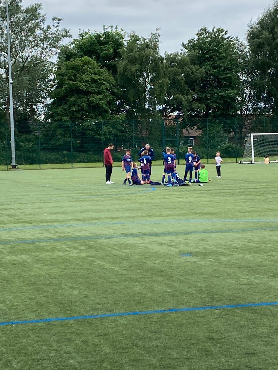 NorthsidefcFc's tweet photo. 2-1 up at half time for our under 10's this morning 🙌🏻. Fab goals from Oliver and Harry...stay tuned for the final result 🤞🏻⚽️⚽️⚽️ #northsidefc #football #grassroots #grassrootsfootball #youcandoit https://t.co/ZEHzHXagJx