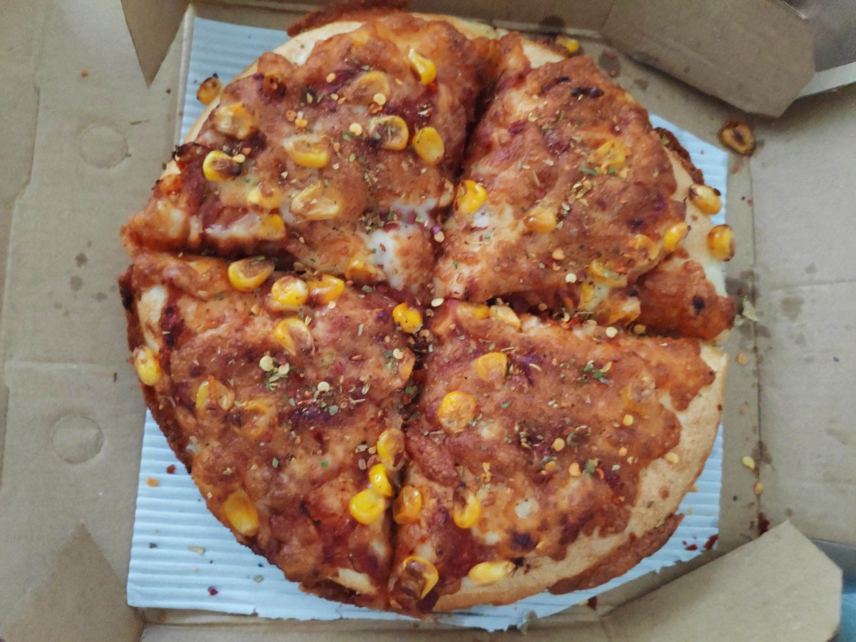 ZeRoMViNcENT's tweet photo. Thanks for PizzaDrop $EDG 
A Great initiative by @moonrocket16 &amp;
@EdgewareDAO #pizzahut
#EdgewareDAO #PizzaDrop $EDG https://t.co/Il8XcJZbuf