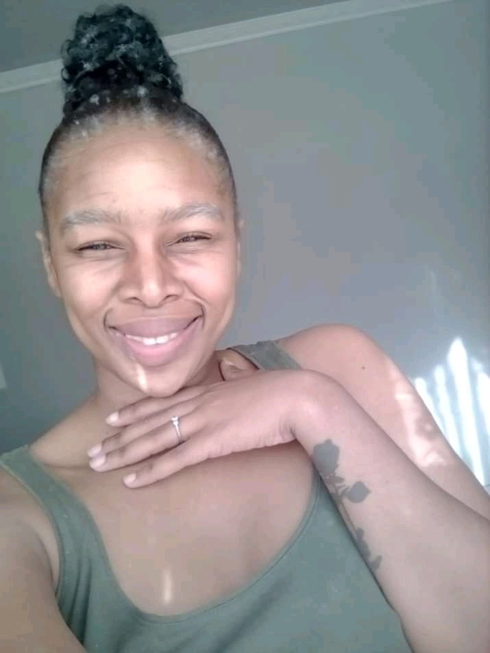 MandisaAshley's tweet photo. Self taught SFX makeup artist #justicefornamhla #justiceforhlehle #kznfloods https://t.co/jhAt4O7KMy