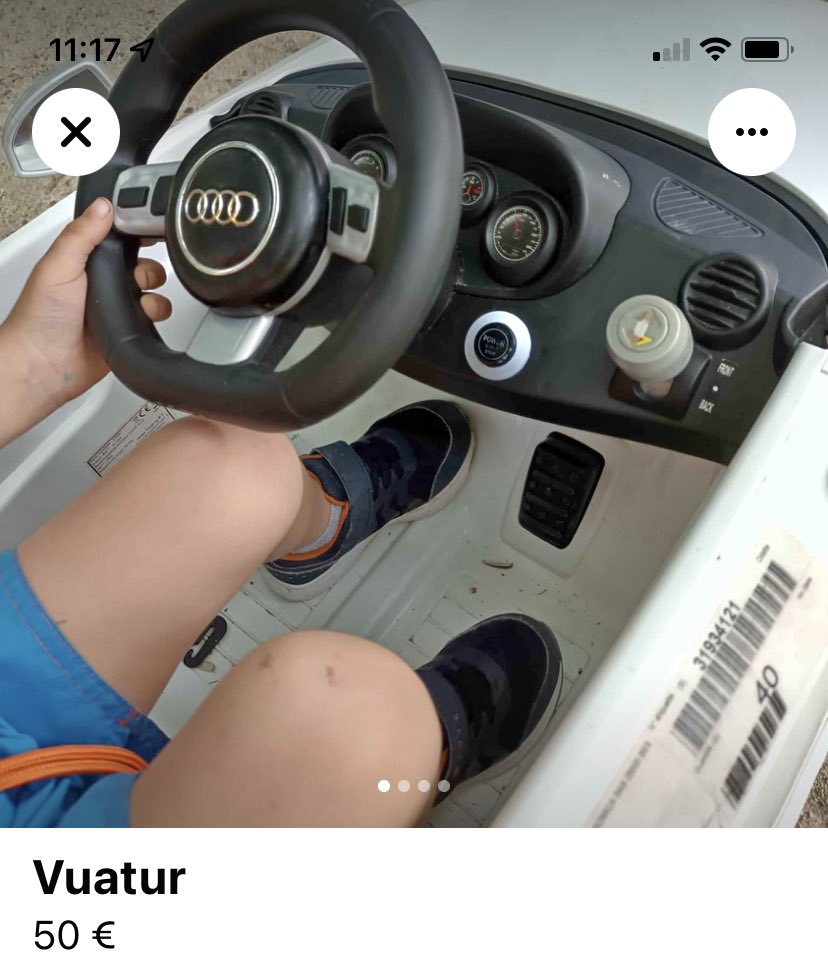 AzimutWan's tweet image. Sous vos yeux ébahis, une VUATUR! 
On arrête pas le progrès! 😂😭