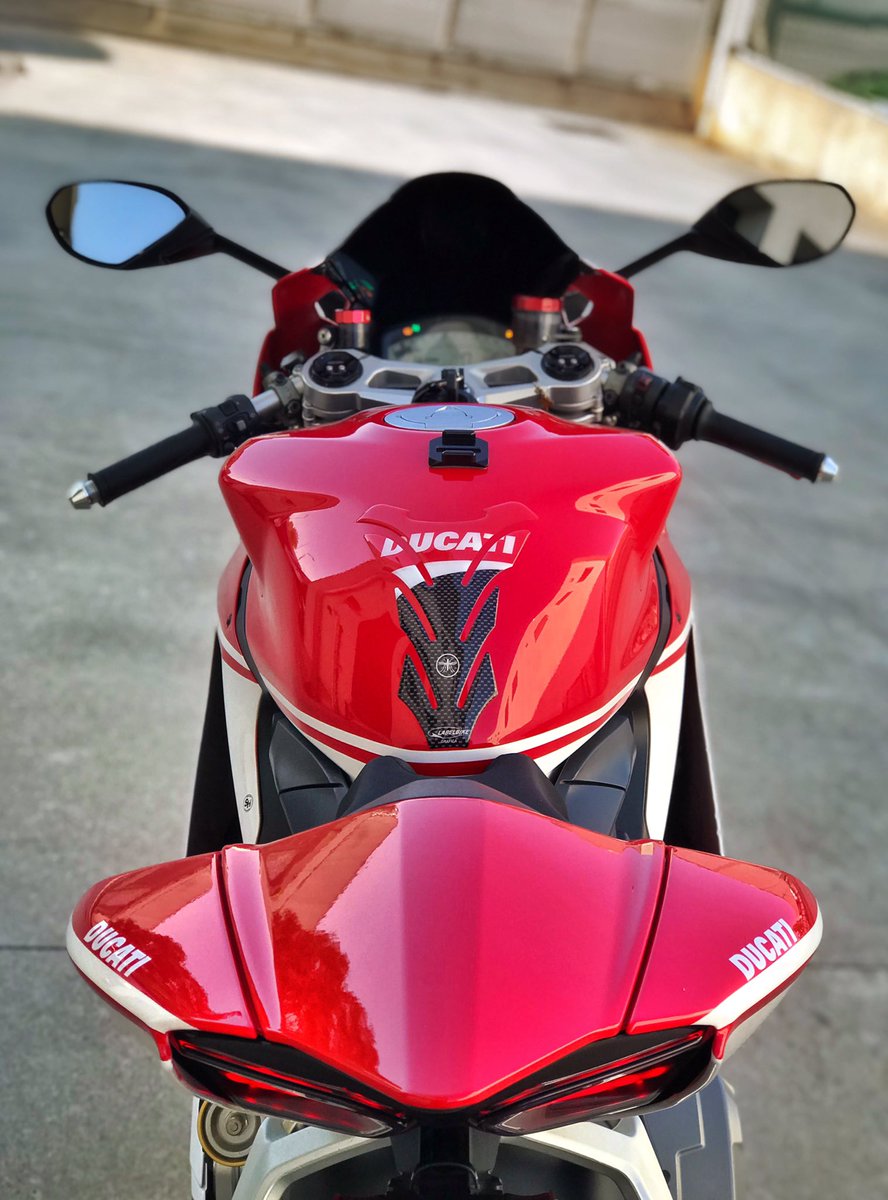 P - O - V
Enjoying this viewpoint 🌶🌶
-
#ducati #panigale #panigalev2 #panigale899 <a href="/DucatiUK/">Ducati UK</a> <a href="/DucatiMotor/">Ducati</a> <a href="/DucatiUSA/">Ducati North America</a>