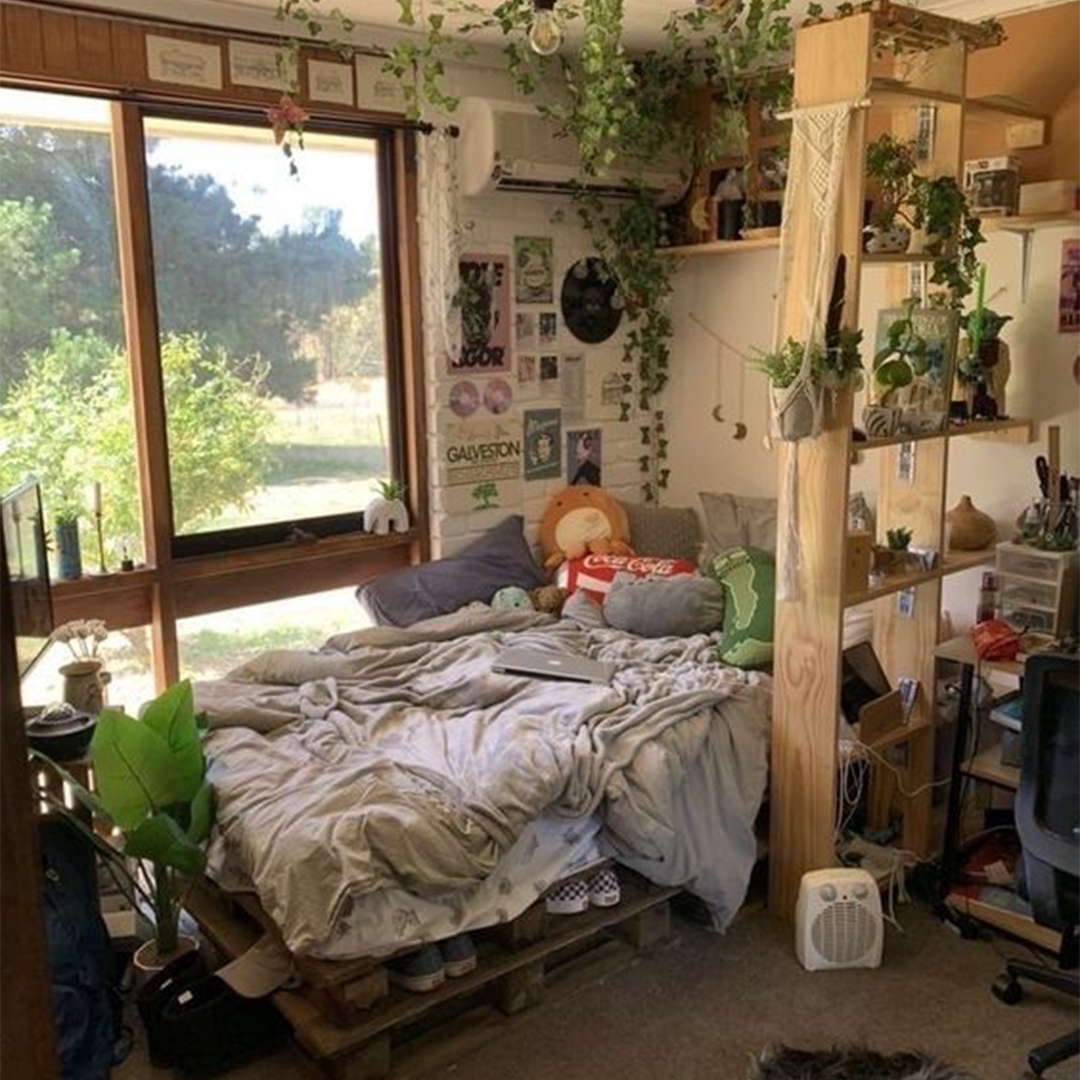 Tnw 1 7 Have You Heard Maximalism Is In And Minimalism Is Out A New Trend Is Making Waves Where Rooms Are Bursting At The Seams With Clashing Florals Colorful