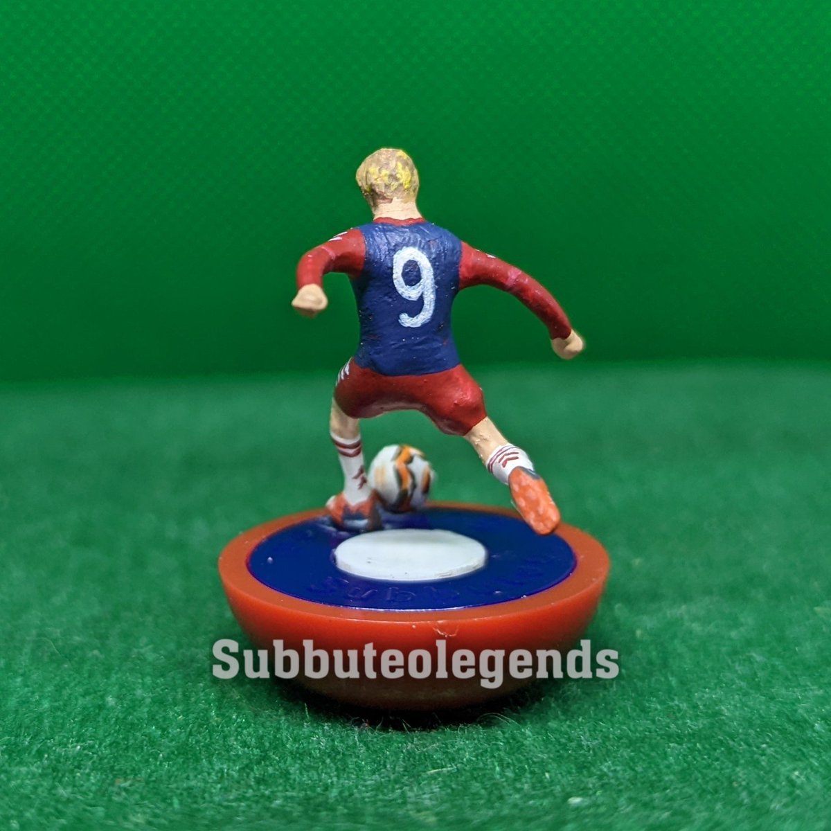subbuteolegends's tweet image. Another @astonfootballcl under9's player: 
Pip, top scorer and in the winning team of the Bloxam Football tournament - Legend 🙌.
#Subbuteolegends #Subbuteo #AstonFC #Handmade #Hobby