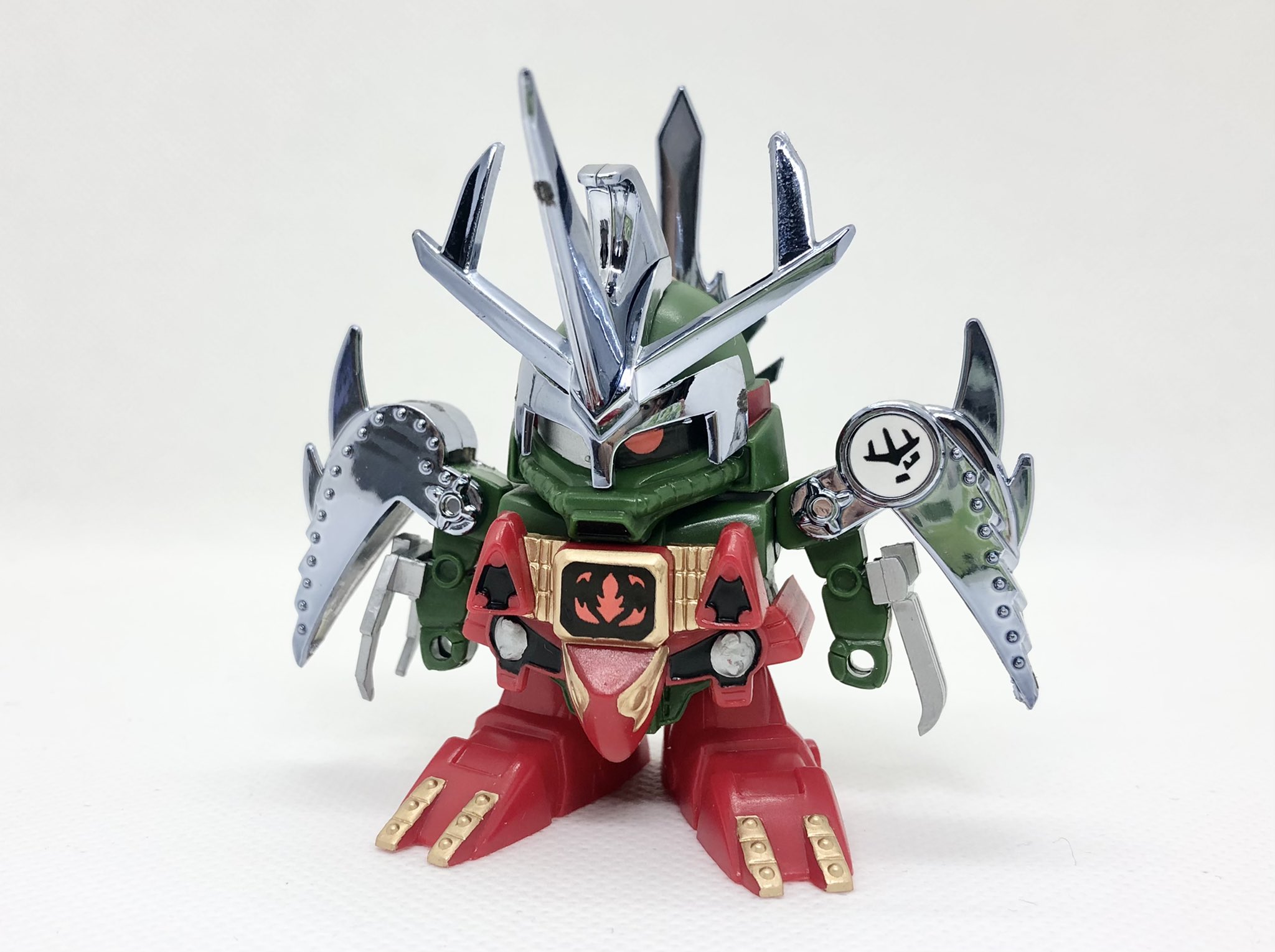 ぴよすけ555 戦士no39 闇将軍を組み立てました クロームメッキって言うのかな 闇の鎧のメッキが渋くてカッコいい 復活 闇将軍との2ショットも実現しました 戦士 Sdガンダム T Co Oqtqzarb1l Twitter