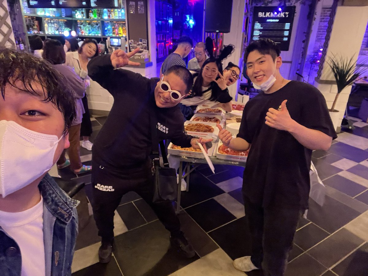 BTCPizzaDaySEO's tweet photo. BitocinPizzaDay2022 now start in Seoul!

#BitcoinPizzaDay2022 
#PizzaDAO #rarepizzas
#BitcoinPizzaDay https://t.co/hWc3u9wzkC