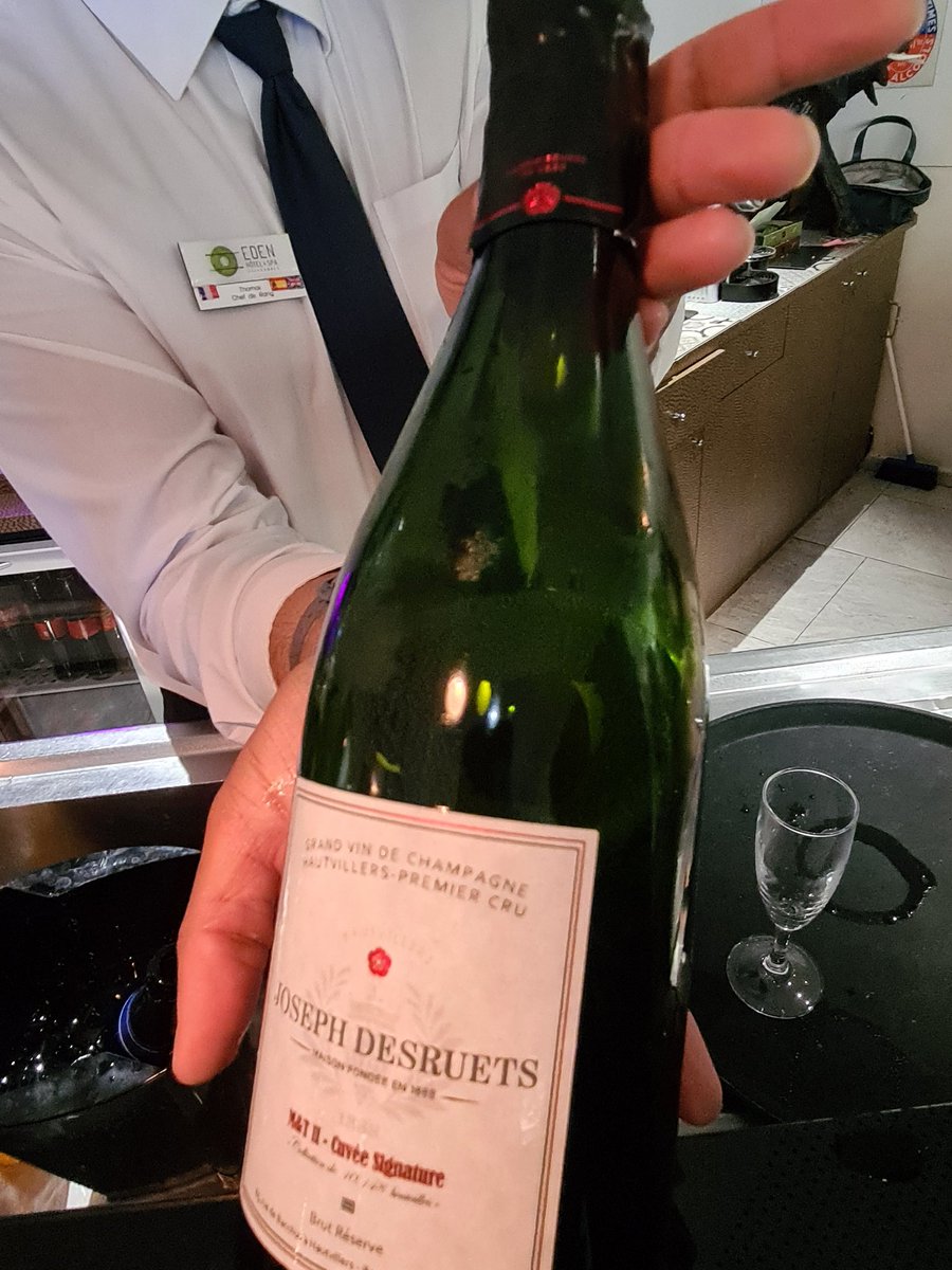 Franglais27's tweet photo. It was a lot of fun at the awards ceremony for the French Riviera Film Festival with some very nice local wines too and champagne!
#FRFF #film #FilmFestival #Cannes #France #Travel https://t.co/jpK3MmwF0C