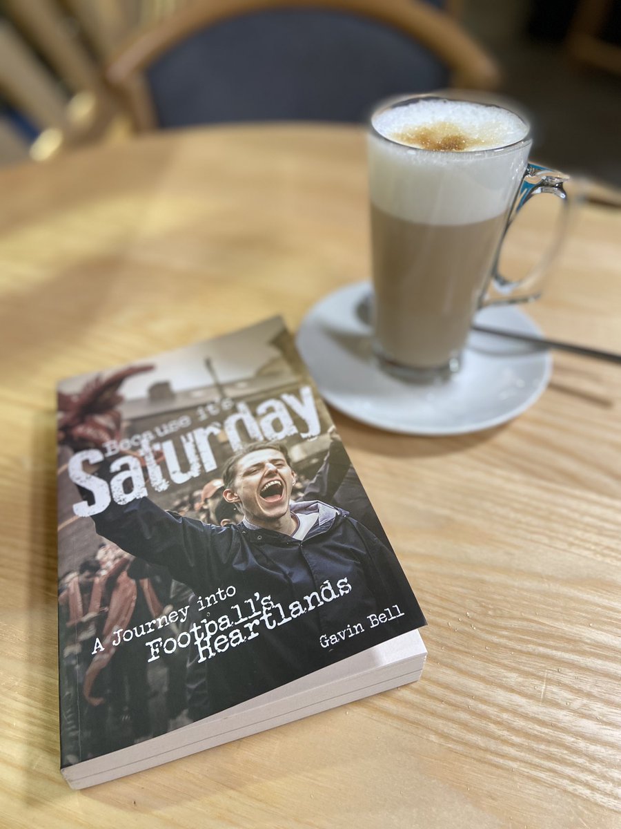 FootyBookChat's tweet photo. A bit of peace while the kids swim……. https://t.co/TqJyKRh8sY