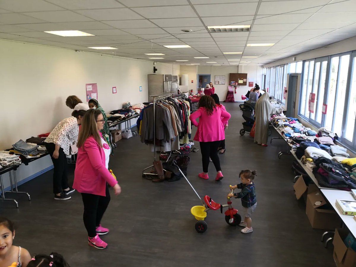 FemmesLibresMDV's tweet photo. ✨ Vestiaire Solidaire ✨
Clap de fin pour notre #vestiairesolidaire du 21 mai 2022! 
Merci à toutes les personnes qui sont venues nous rendre visite! 
Merci également à toutes celles qui nous ont fait des #dons et bien sûr à merci toutes nos #benevoles!
@Villeparisis77 https://t.co/V1roMKUgCG