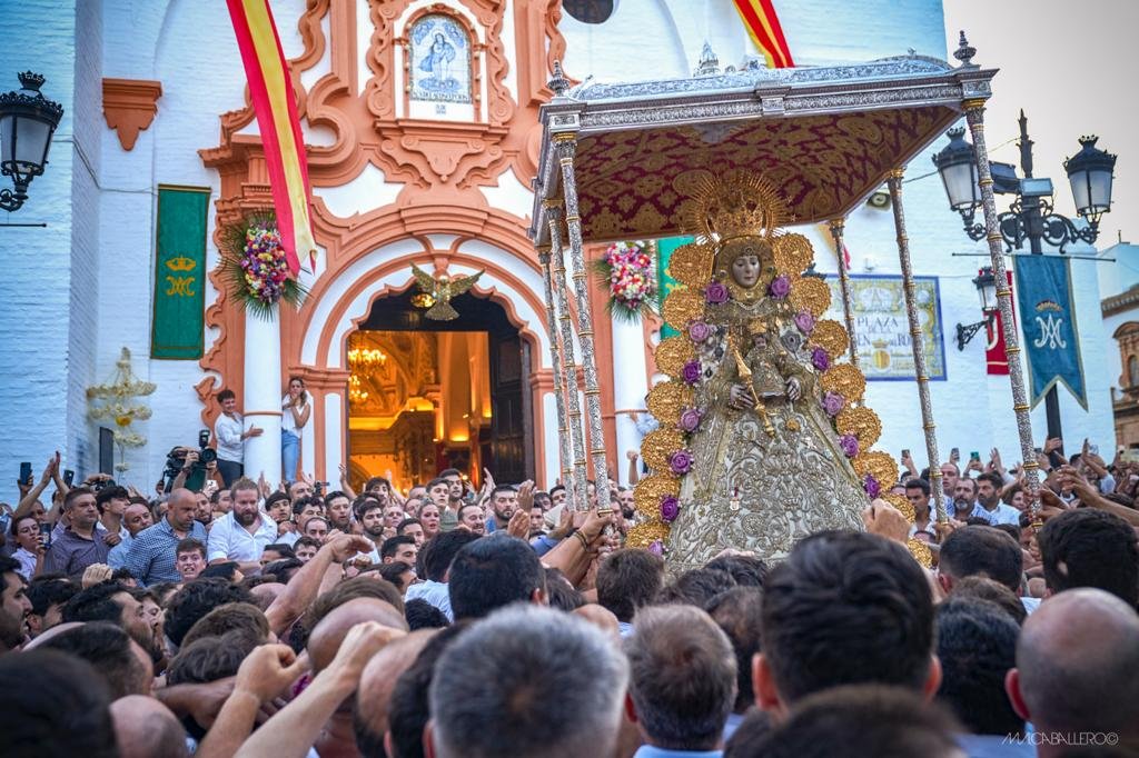 Cómo si de un sueño se tratase... 

¡VIVA LA VIRGEN DEL ROCIO! ❤️