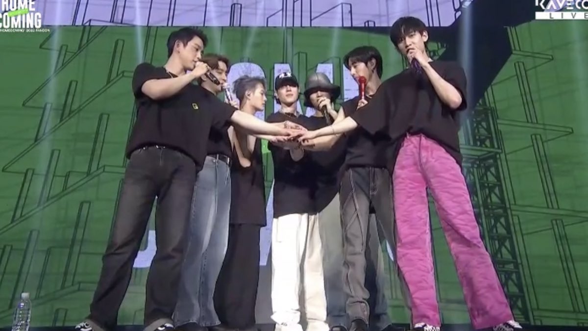 jayblooks's tweet photo. got7 is our home https://t.co/CezpuvtJT8