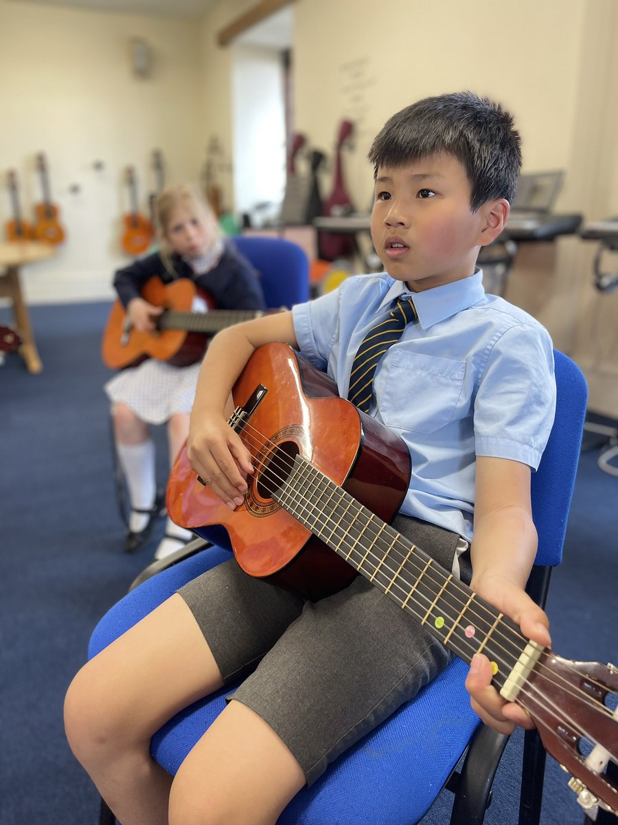 stjohnspriory's tweet photo. Our children all have weekly small group guitar lessons for two years as part of their curriculum #welovemusic #musicmatters #sjpcurriculum #Banbury https://t.co/ffwUiv0jEK