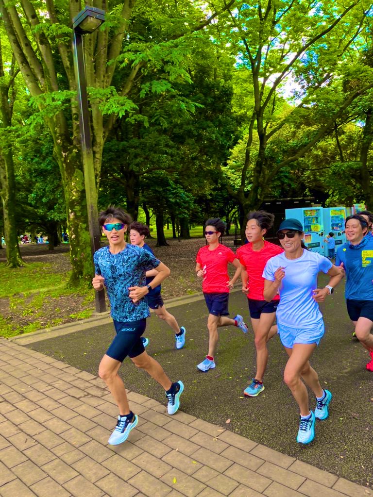 100run_smile's tweet photo. 【 第2回 #100run イベント🏃🏻‍♂️🏃🏻‍♀️💫 】

5/22に代々木公園にて
高久選手・武田選手・荻久保選手・中村選手・たむじょーさんにお越し頂き、大盛り上がりのイベントでした✨

ご参加頂いた皆様ありがとうございました😆
第3回も開催予定しておりますので是非ご参加お待ちしております🤗
#100run https://t.co/j6dhP3aM33