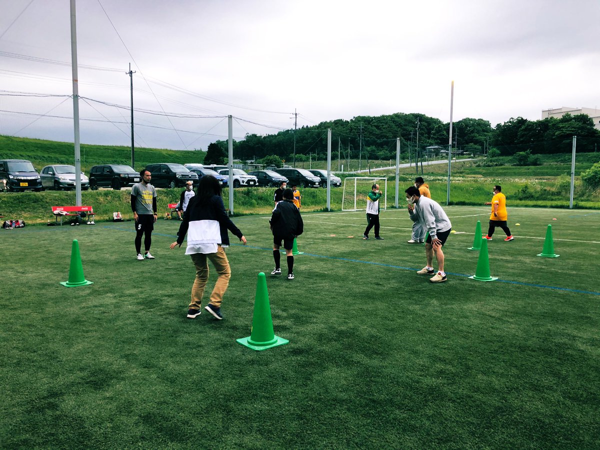 akiupan's tweet photo. 昨日はチバヤス杯に参加してきました！キックベース、ドッチボール、ウォーキングサッカーとか楽しかった⚽️

おかげさまでビールが美味い🍻
お誘いいただきありがとうございました！

写真はチバヤスFCモルック部との交流戦🥖
#モルック　#チバヤスFCモルック部
#ラソス https://t.co/I86FQFO1D7