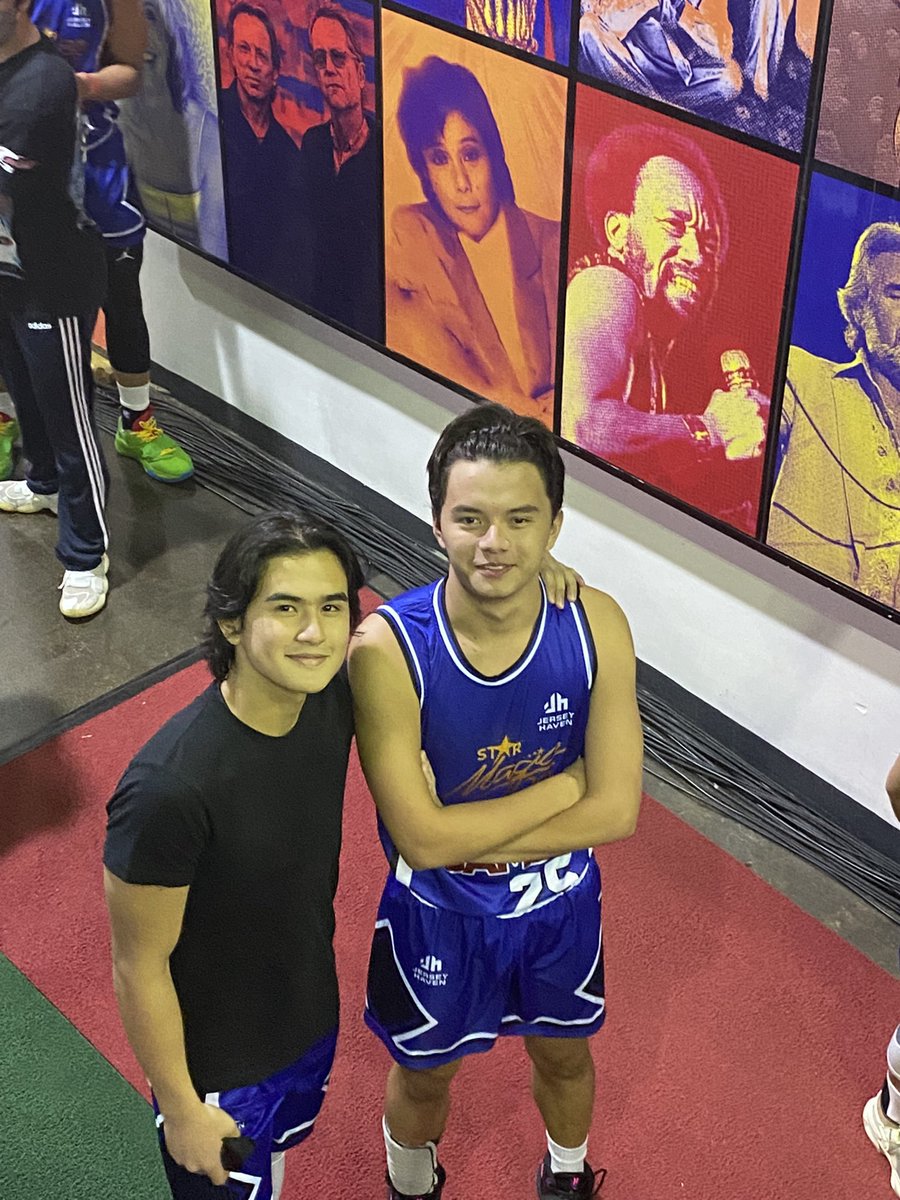 GabbLukeFiles's tweet photo. Luke Alford with Ashton Salvador 💗🙌 AshLuke @AlfordLuke23 @_ashtonnp
📸 @iamtinkerbelle8
#GabbLuke #GabbSkribikin #LukeAlford https://t.co/xSHob5XJvi