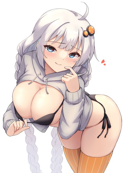 Twitterで見かけた謎パーカーとビキニ 