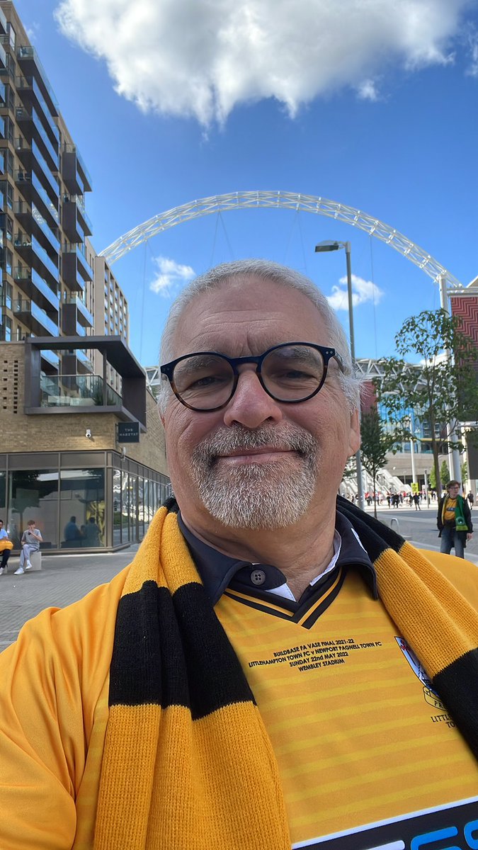 #Wembley #upthegolds #favase #littlehampton