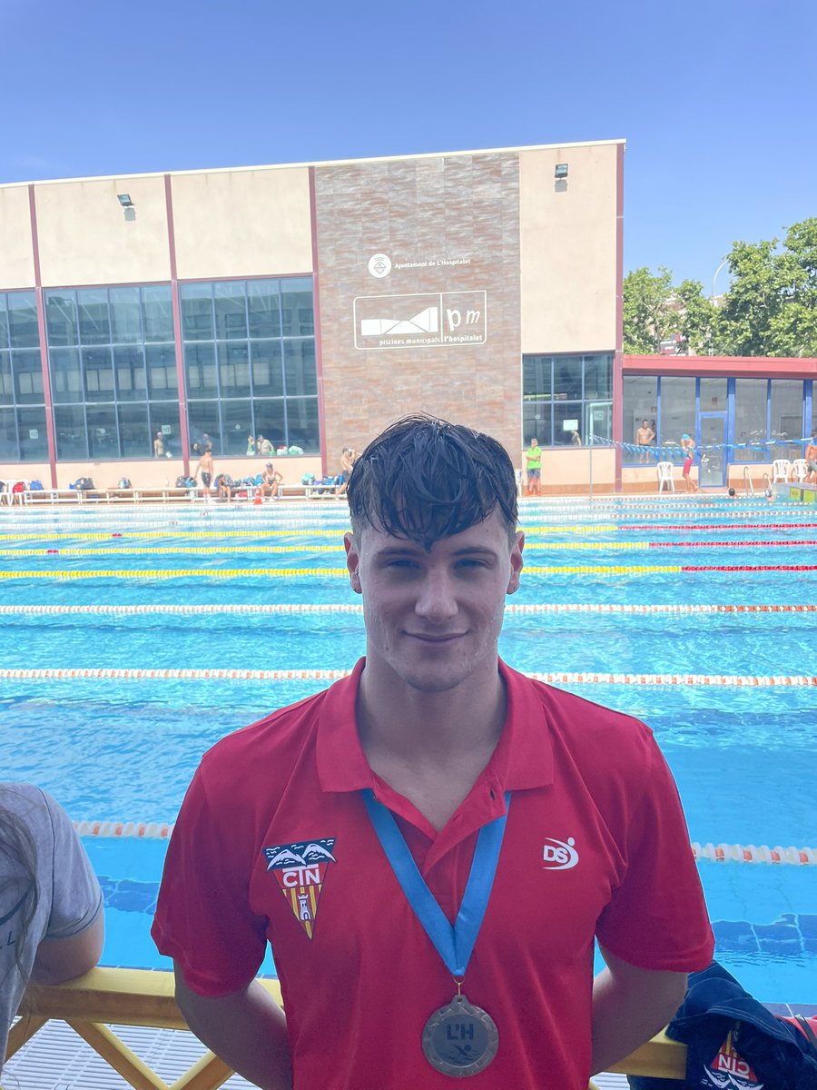 Aquest matí, al Circuit de Natació i Trofeu Ciutat de L’Hospitalet, hem aconseguit tres medalles. Or pel Miguel Duran als 200 lliures i, en la mateixa prova, bronze pel Ferran Siré. Així mateix, en Guillem Lázaro aconsegueix la plata al 200 papallona. Felicitats! #terrassapower