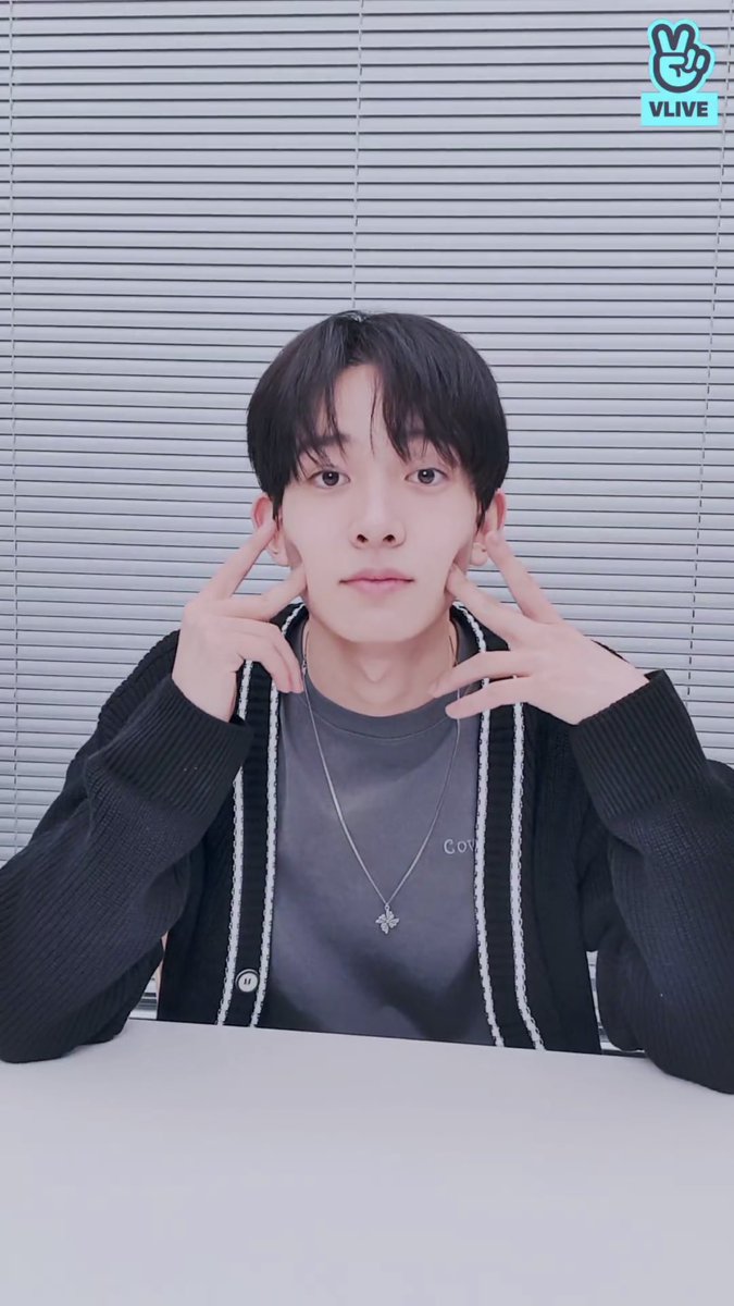 [EN-LIVE RECAP 🌟] 220522
“Light Communication”

Heeseung’s VLIVE Playlist 🎵 

Tree - CAR, THE GARDEN
I Feel Good - Pink Sweat$
Altar - Kehlani
We Are All Muse - The BLANK Shop ft. Yerin Baek
10 Years Ago - FKJ
Adore You - Harry Styles

<a href="/ENHYPEN_members/">ENHYPEN</a> <a href="/ENHYPEN/">ENHYPEN OFFICIAL</a> #ENHYPEN