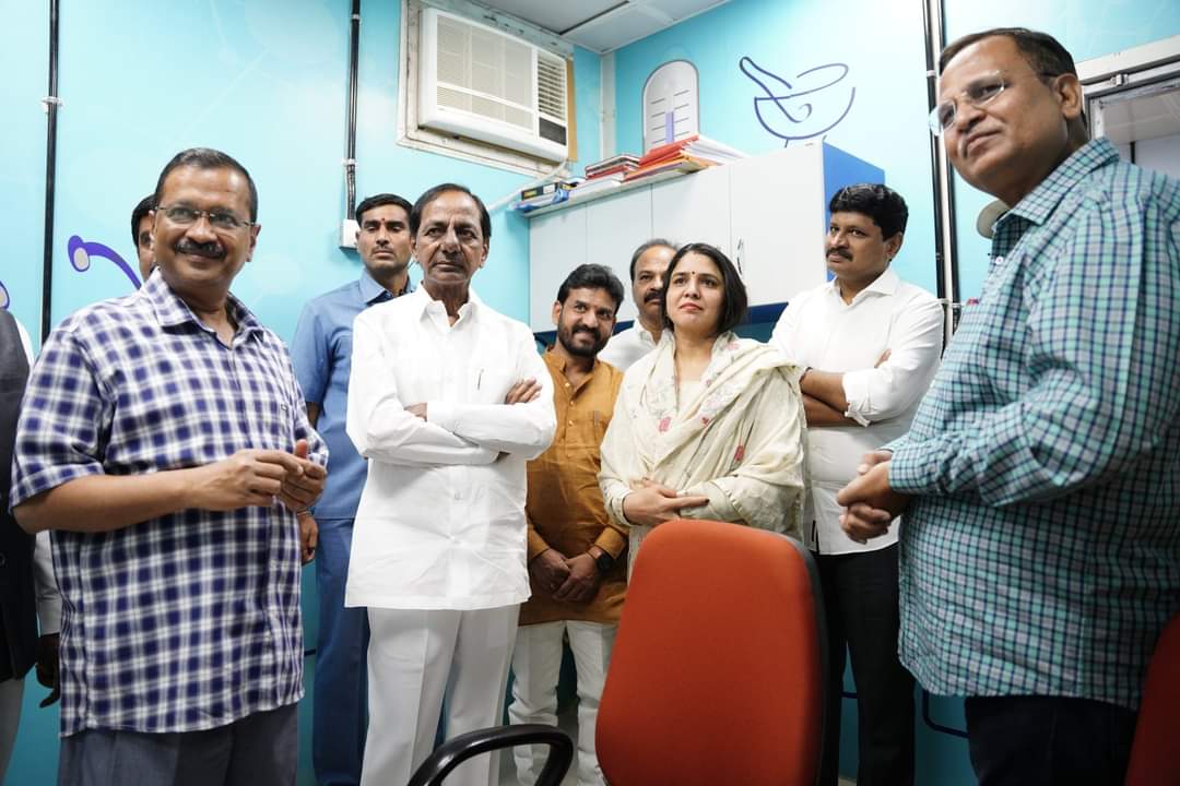 AapCentral1's tweet photo. Visited world-class Mohalla Clinics and schools of the Delhi Government with Chief Minister Of Telangana Shri K Chandrashekhar Rao ji. He was very happy to see all the facilities. 

India will only progress if we learn from the good work of each other. @ArvindKejriwal @BhagwantM https://t.co/V5heVBUwpH