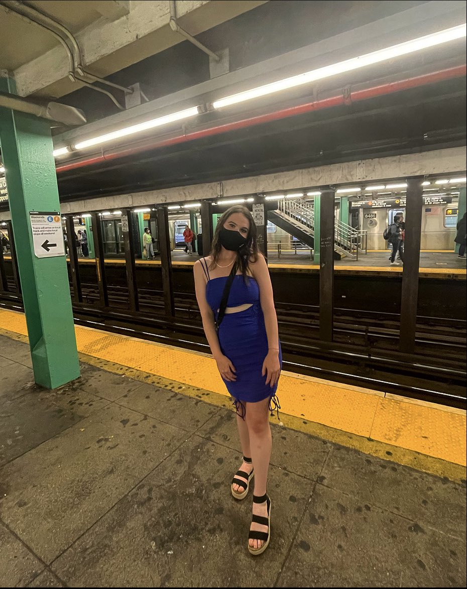 anniegeniius's tweet photo. …wherever you go…there you are! #OneNightOnlyNY @HSHQ @Harry_Styles https://t.co/T0qtyt4yy1