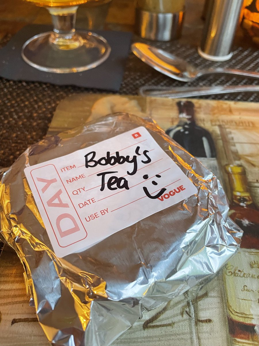 BusbyWatson's tweet photo. Hoomans had steak for their meal at their favourite Winebar and obviously I’ve been a few times wif them so when Dad can’t eat all his this happens! Fanks #LittleBridge 🥩🥩🥩 https://t.co/qjcIDc9BSt