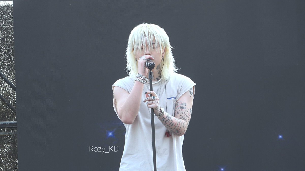 Rozy_KD's tweet image. 220522 더 크라이 그라운드 애쉬아일랜드 
찍으면서 죽다 살아났지만 ㅠㅜ 라이브 오억년만에 들어서 🥲🥲 
영상은 내일안에 올리도록 할게요•••
#더크라이  #애쉬아일랜드 #ASHISLAND #윤진영