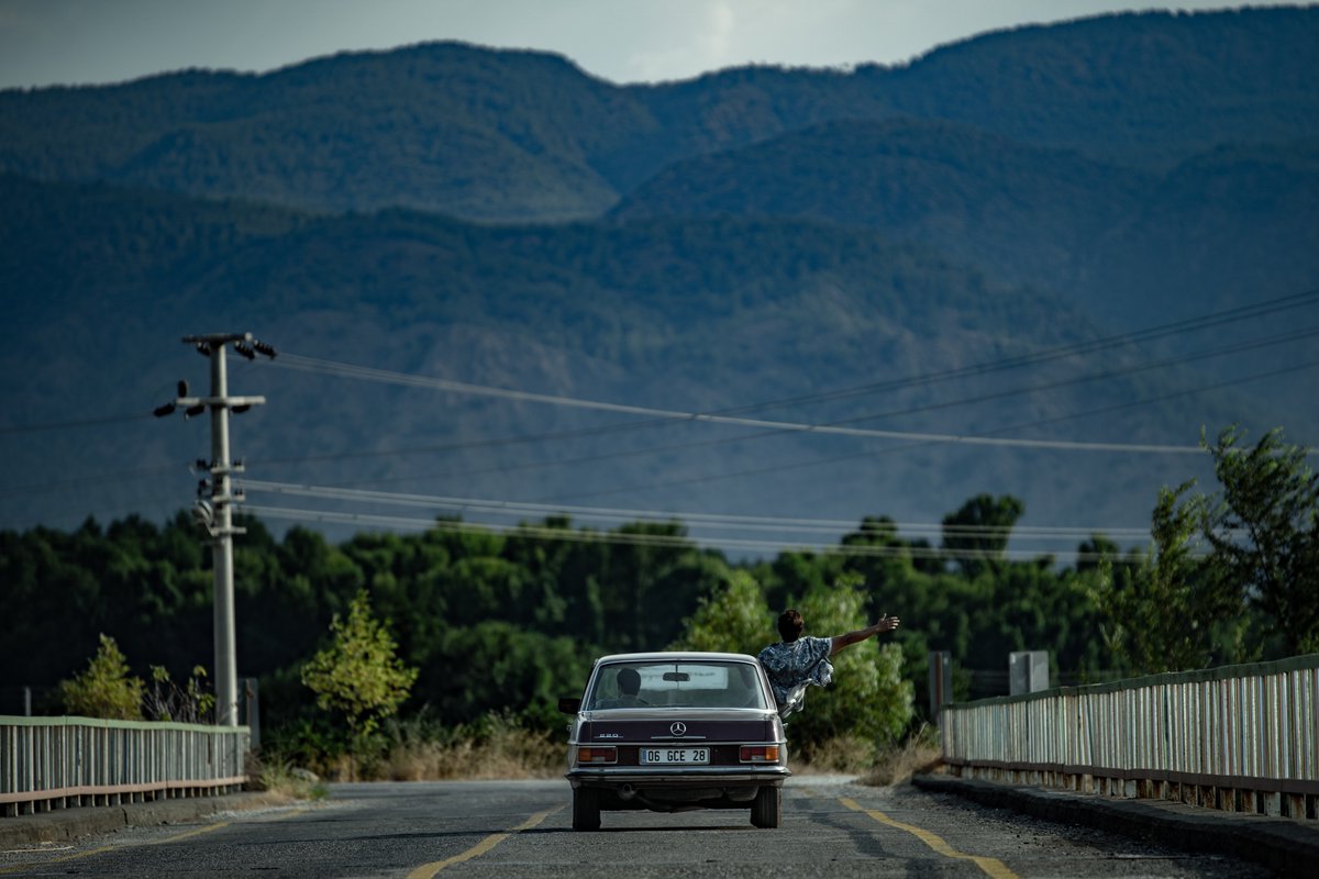 Yolun Açık Olsun, 23 Mayıs Pazartesi günü, 
Netflix'te yayında. 
Yolu Açık Olsun... 
#YolunAçıkOlsun 
<a href="/hakan_evrensel/">Hakan Evrensel</a> 
<a href="/tolgasaritas/">Tolga Sarıtaş</a> #EnginAkyurek <a href="/belfubenian/">Belfu Benian</a>  <a href="/oykunazaltay1/">oykunazaltay</a>