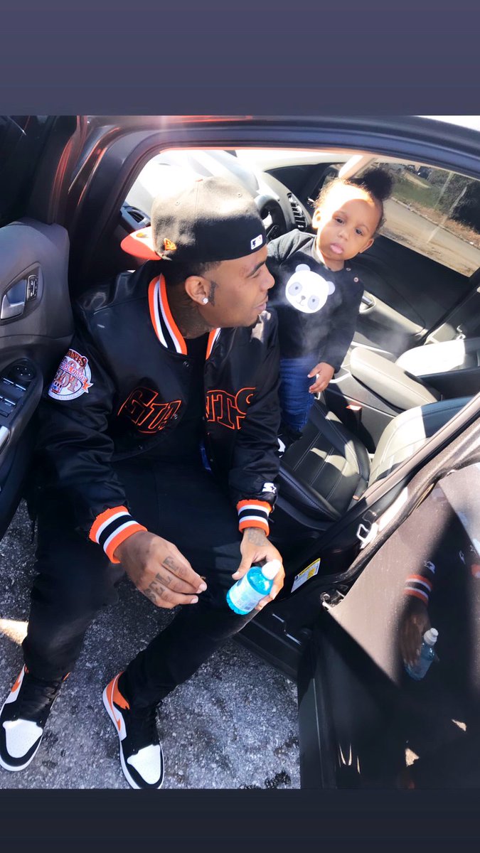 PaperChaserBee's tweet photo. They play wit you ima cut off they hand They play wit you ya kno im taking that Risk❗️#my1andonly https://t.co/xGv3ivBmpr