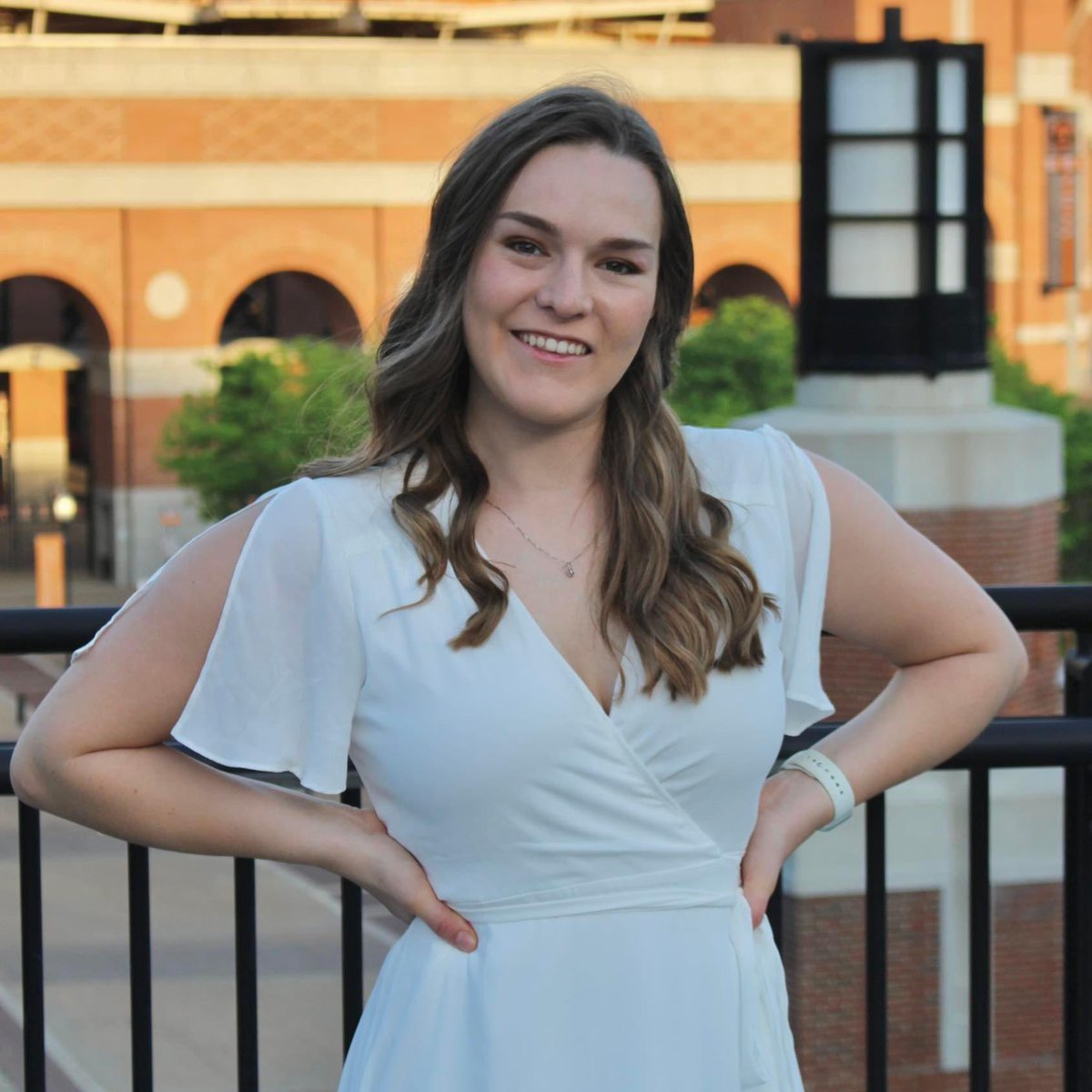 karsonstone's tweet photo. Congrats to my beautiful sister!!! ❤️🎓 #UTGrad2022 https://t.co/WOpRFM4Qob