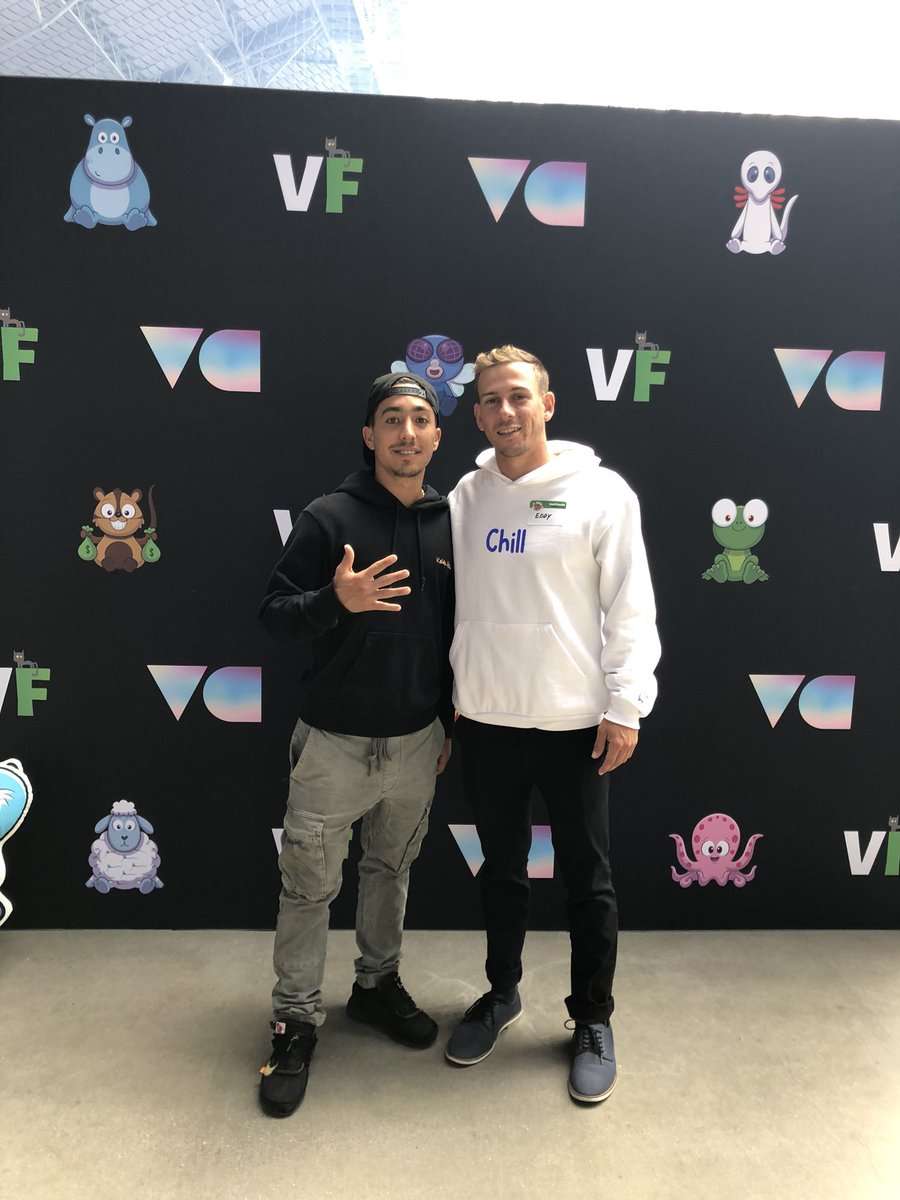 Tyler_Zarranz's tweet photo. Veecon 2022’ 🪱 🦎 
@veecon @garyvee @veefriends @Eddy_Diaz96 https://t.co/540tc7I4Xk