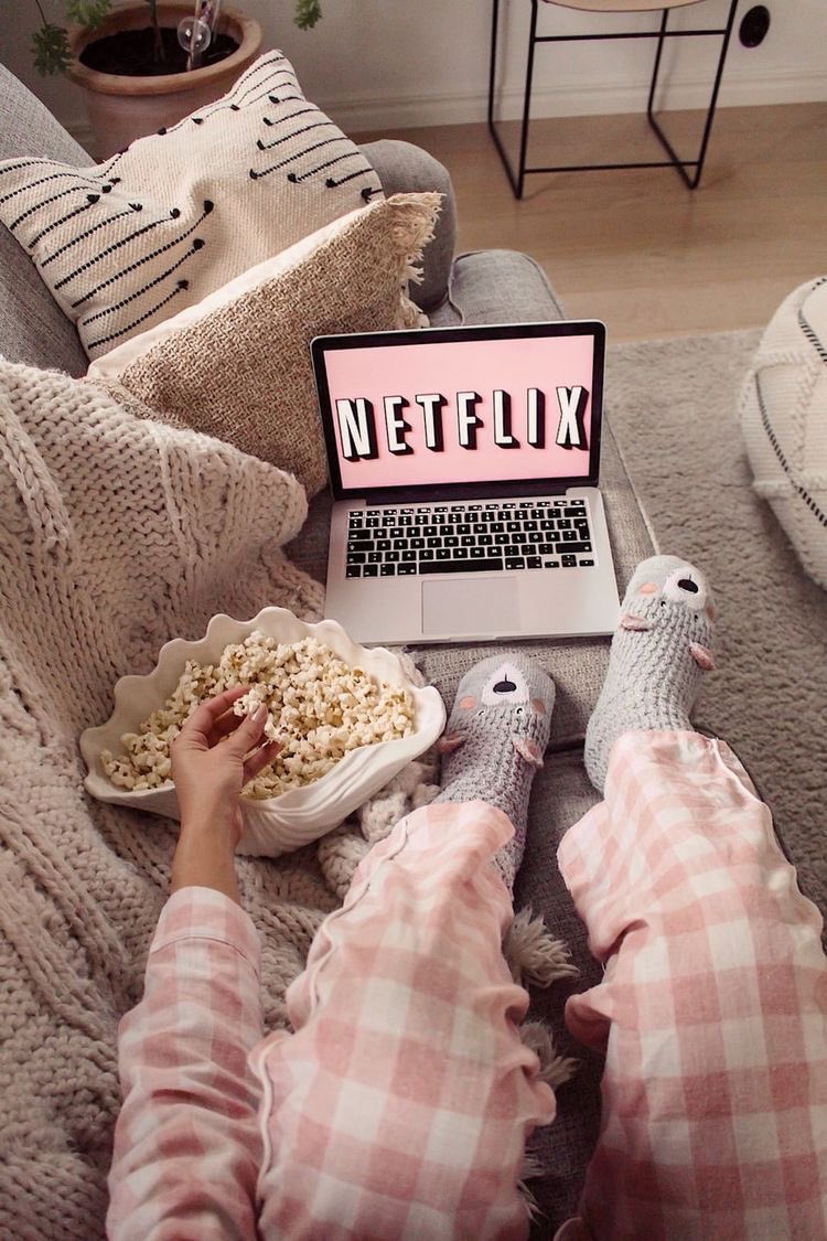 series que estoy viendo 🤍🖤