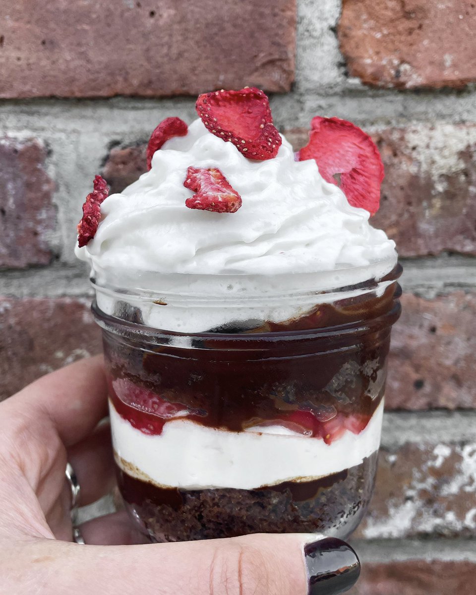 ModernLoveBklyn's tweet photo. Chocolate Strawberry Shortcake! Layers of chocolate cake, saucy strawberries and buttercream in a jar๐Itโs also gluten-free and soy-free and nut-free (besides coconut). On our spring dessert menu! #vegandessert #inajar #glutenfreevegan https://t.co/ehlyzmyRcq