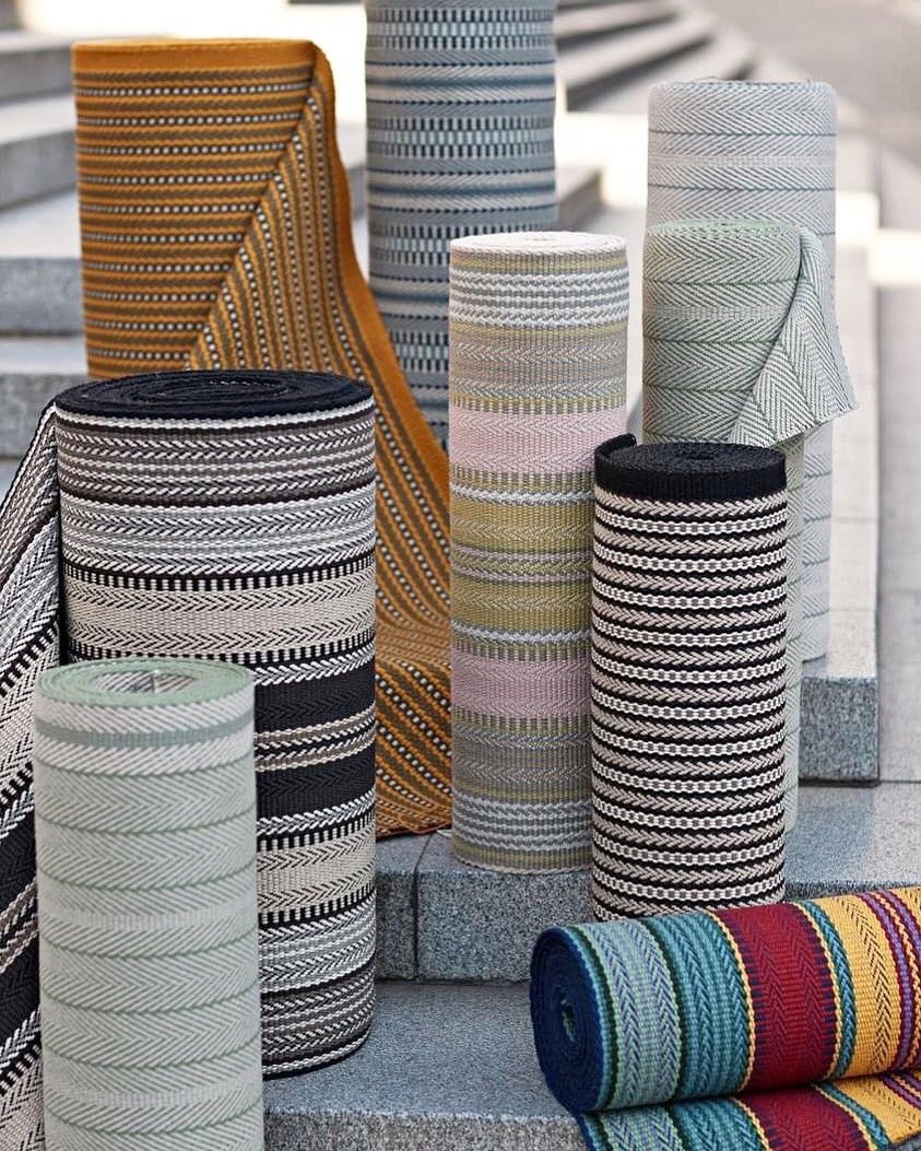 Looking for a #stairrunner for your home? Nothing compares to touching, feeling, and viewing large size samples! 

Discover the stunning #RogerOates range in our showroom. Book your appointment and visit us!
calendly.com/russdales/your…

Image via <a href="/Roger_OatesUK/">Roger Oates Design</a>