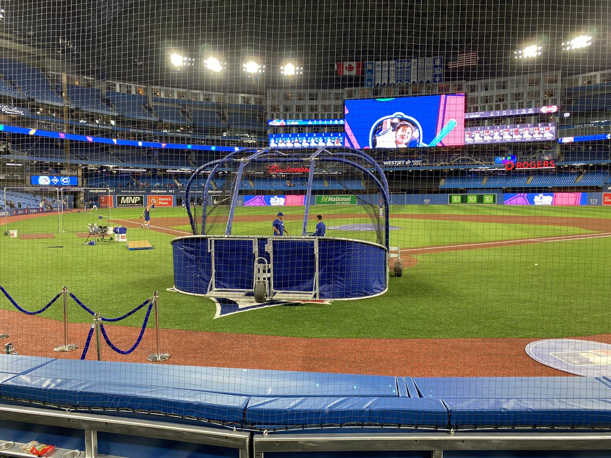 bairdy77's tweet photo. View from my seat! What a way to end my trip! #nextlevel #section120 https://t.co/lvYvn0KkGf