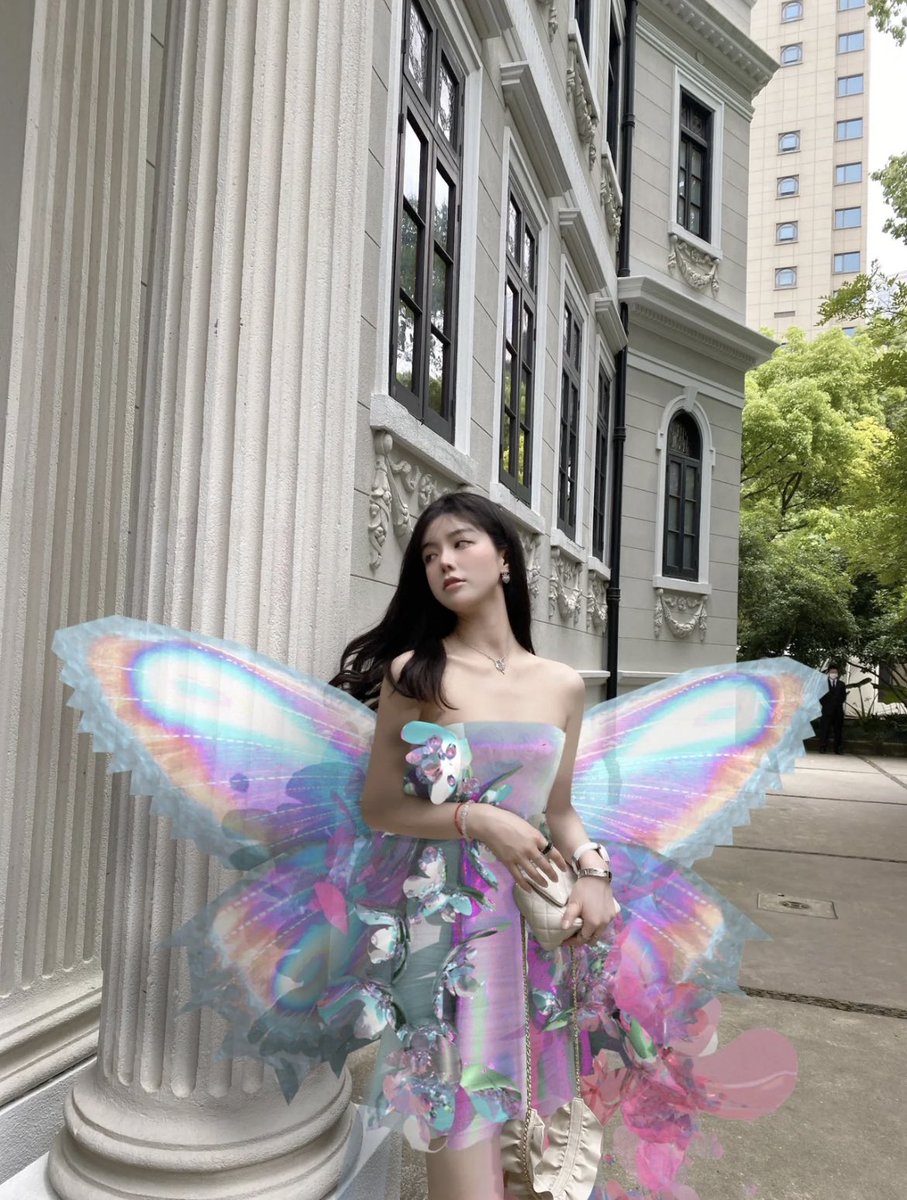 Frida_W12's tweet photo. Want to be fashion on the internet?
Want to decrease the fashion pollution?

Now is the time to know more about the #digitalfashion !
Create your social identity as stylish, unique and trendy by wearing virtual👗

#digitalfashion #NFT #fashion https://t.co/23D4DVsdlw