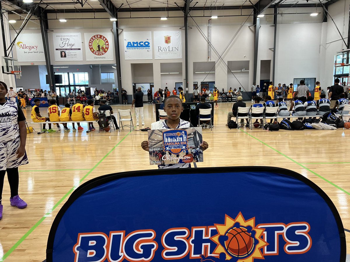 BIG SH🏀TS tweet media