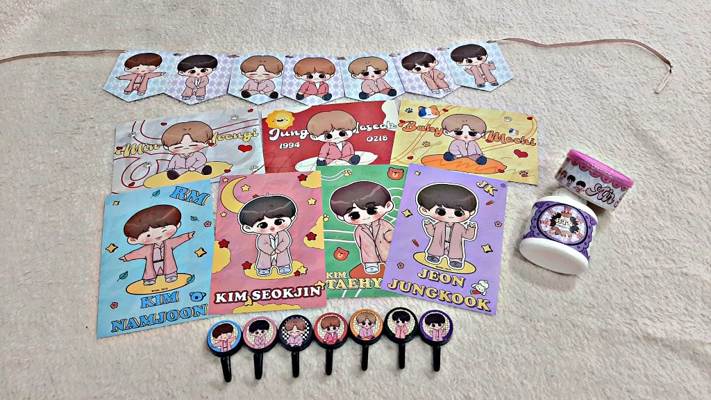 prang_pasuta's tweet photo. 🙇🏻‍♀️ฝากรีโหน่ยค่า🙇🏻‍♀️
Giveaway 9ปีรอบไปรนะคะ
มี100ชุด เปิดให้กรอกฟอร์มวันที่24พ.ค.เวลา19:00น.
1ชุดประกอบด้วย
Postcards 7ea.
ธง 1 set.
ตะขอที่แขวน 7ea.
 Special give สุ่มหย่อน20คน
ระหว่างแป้งเด็กorน้ำหอมปรับอากาศ 
ค่าจัดส่ง45฿(วอเลต+5฿)

#BTS9thAnniversary
#9YearsWithBTS https://t.co/HIEwvCNUHg