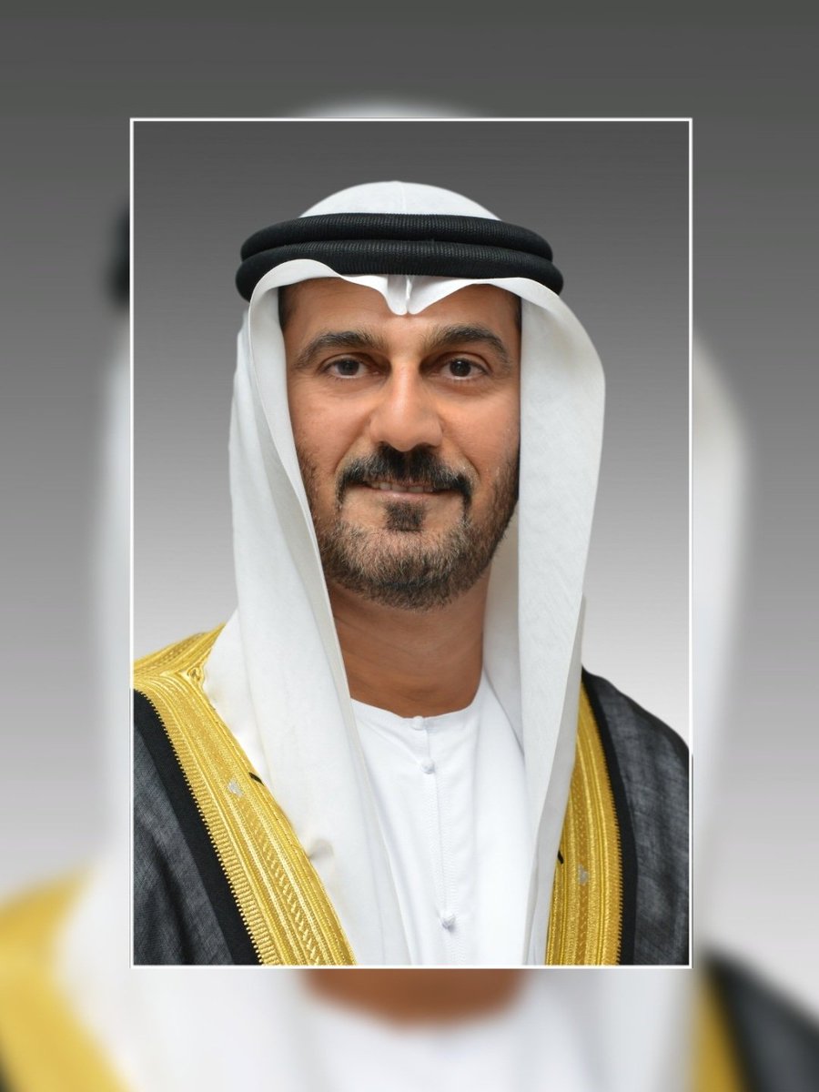 تشرفنا بالعمل مع معالي حسين الحمادي.. لفترة طويلة، كانت شاهدة على طموحات وإنجازات تربوية، بتوجيهاته ومتابعته.. عرفناه أخا وقائدا تربويا استثنائيا أدى الأمانة وترك بصمات واضحة في مسيرة تطور التعليم.. الكلمات عاجزة عن الشكر والعرفان والتقدير لشخص معاليه الكريم..