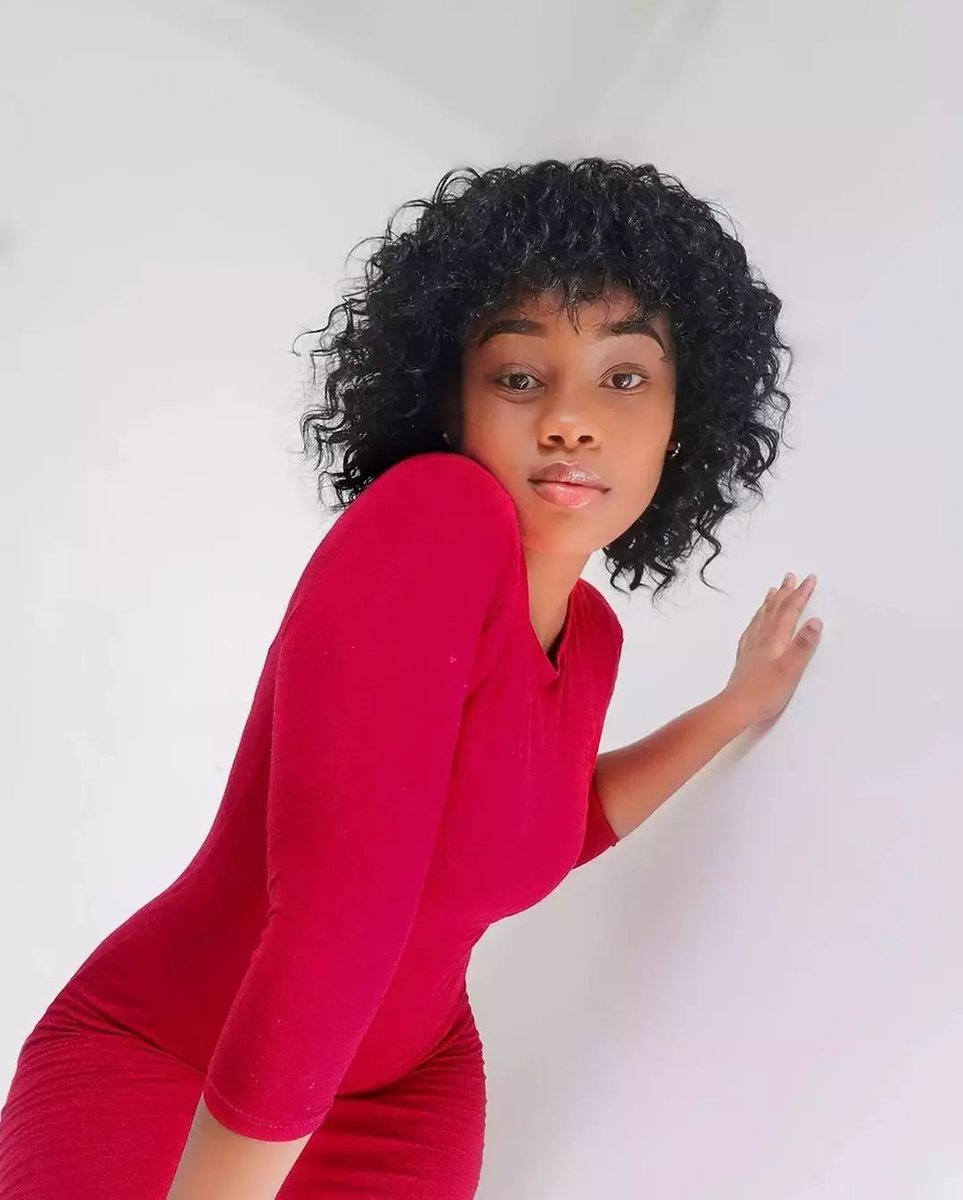 BienChais's tweet photo. You will never go wrong with red and a big bambam https://t.co/pUakMdeuJu